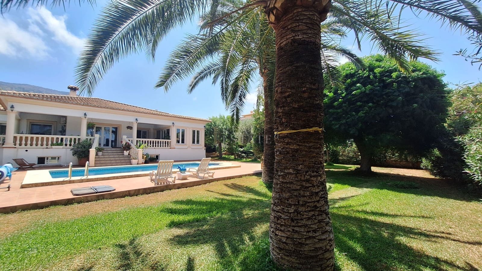 4 sypialnia Willa na sprzedaż w Denia z basenem - 775 000 € (Ref: 10001001)