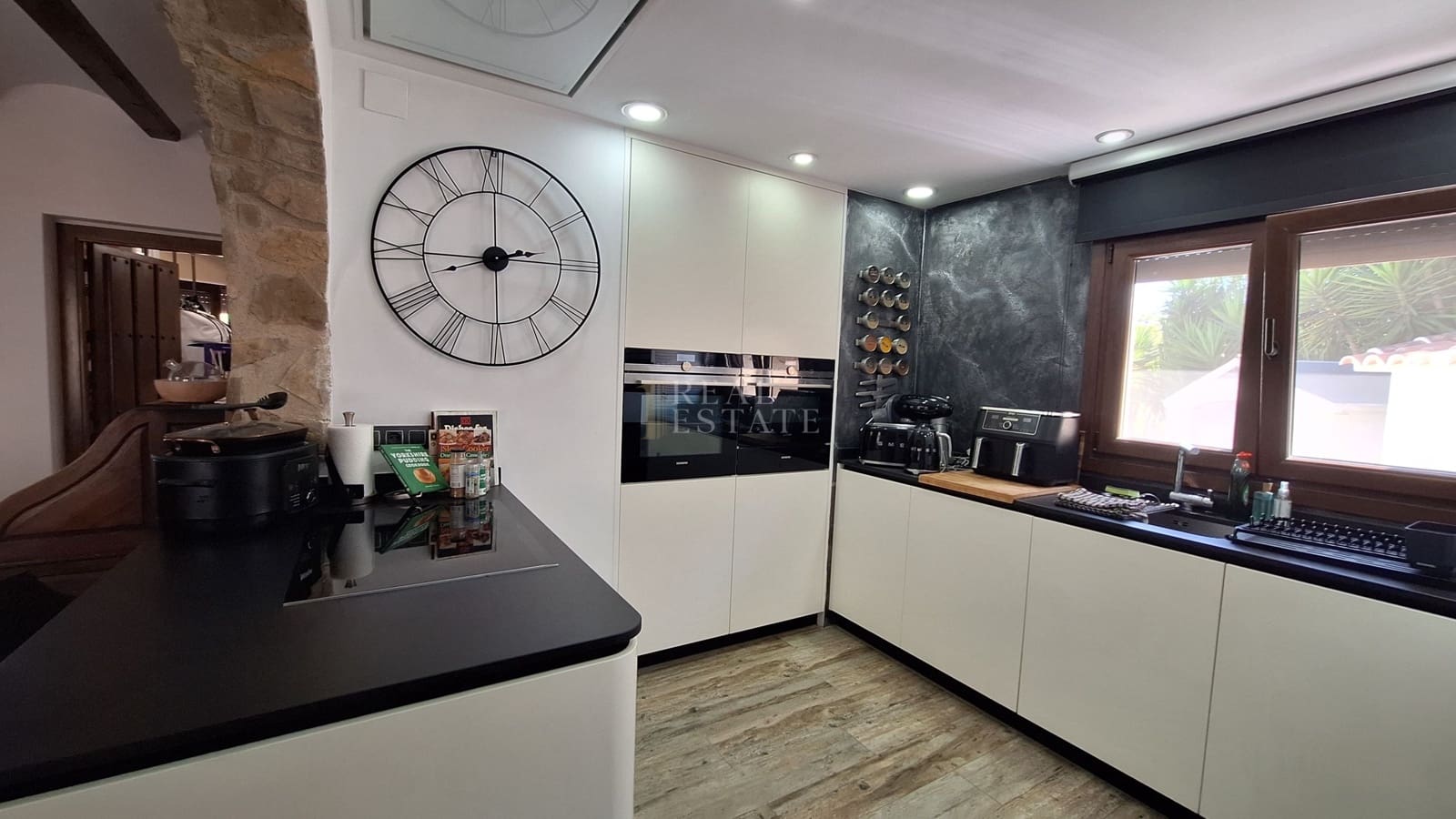 3 bedroom Villa for sale in Denia with pool - € 550,000 (Ref: 10021841)