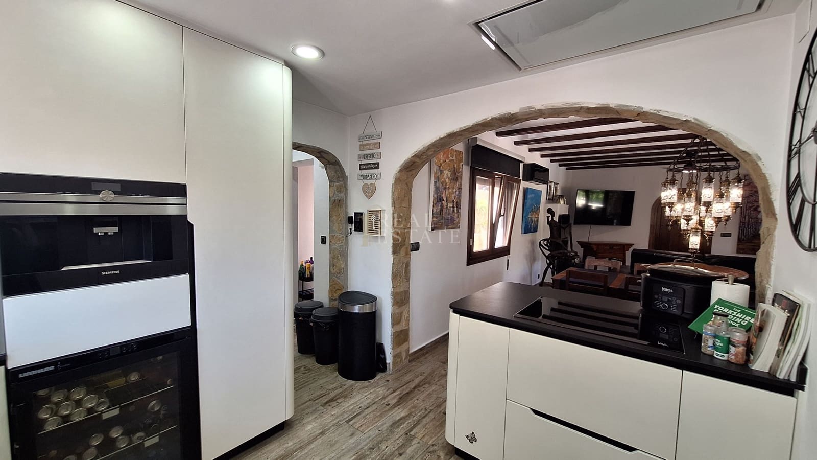 3 bedroom Villa for sale in Denia with pool - € 550,000 (Ref: 10021841)