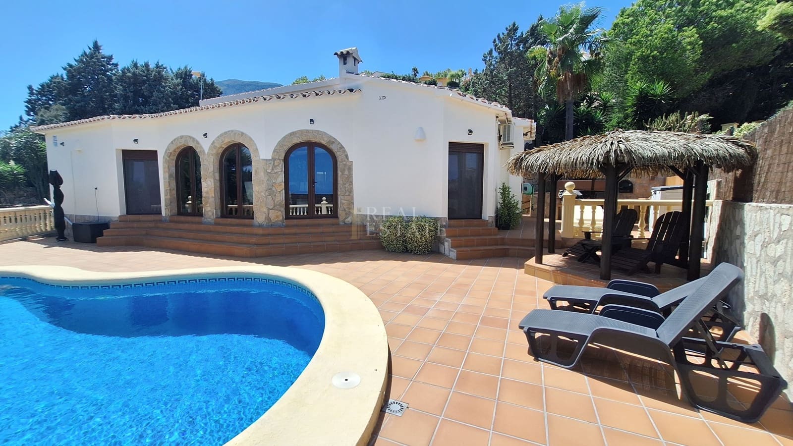 3 bedroom Villa for sale in Denia with pool - € 550,000 (Ref: 10021841)