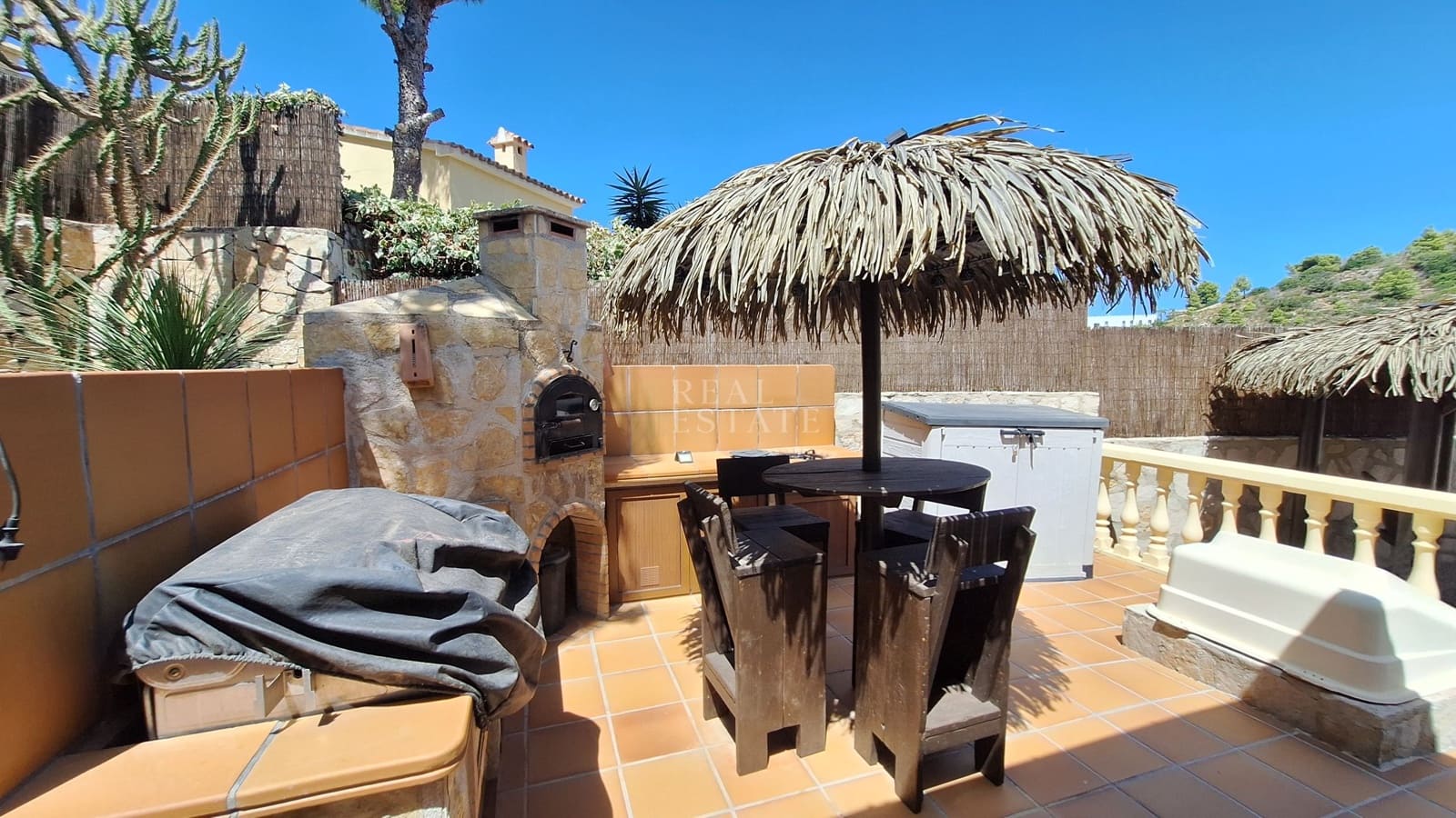 3 bedroom Villa for sale in Denia with pool - € 550,000 (Ref: 10021841)