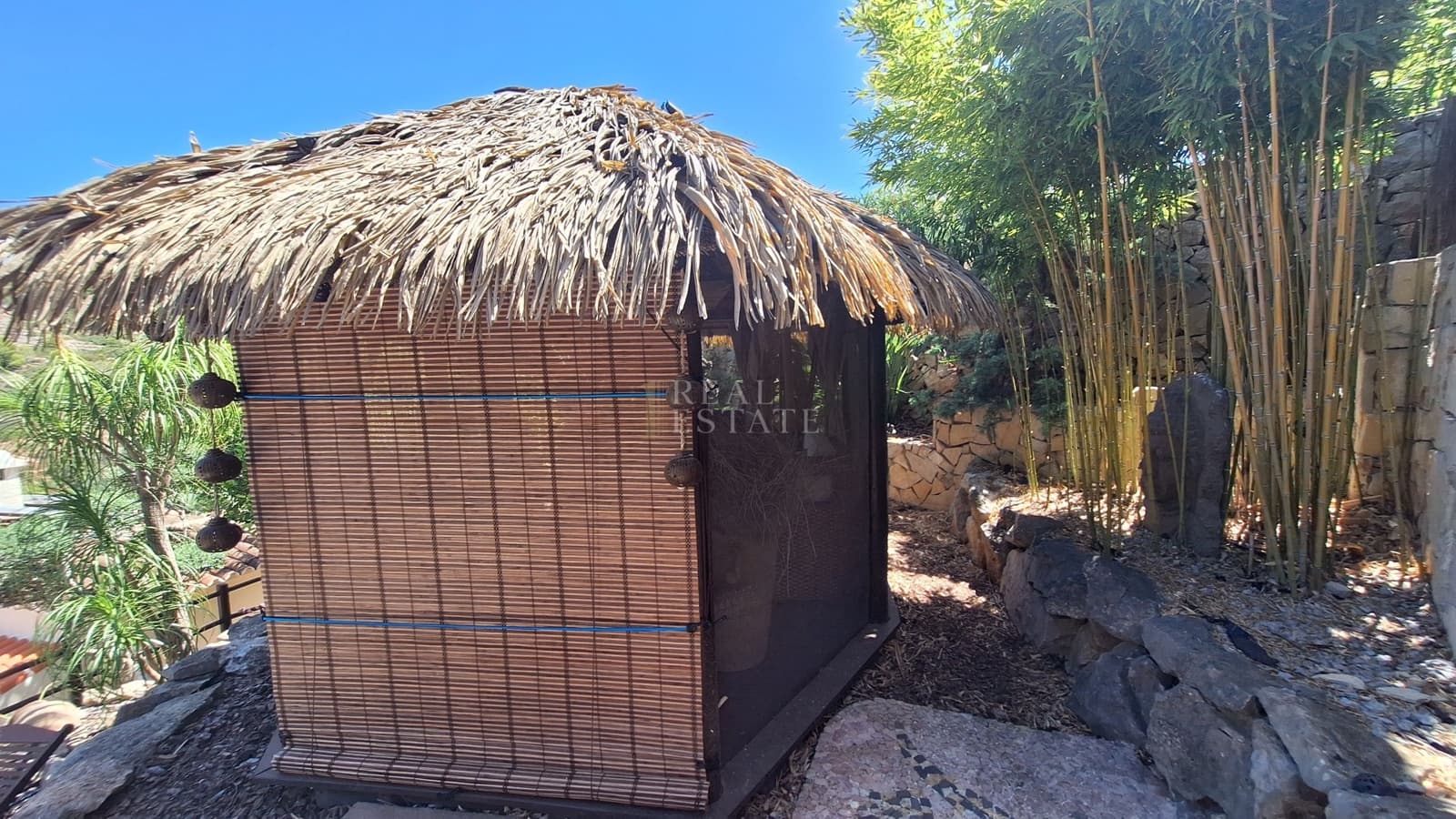 3 bedroom Villa for sale in Denia with pool - € 550,000 (Ref: 10021841)