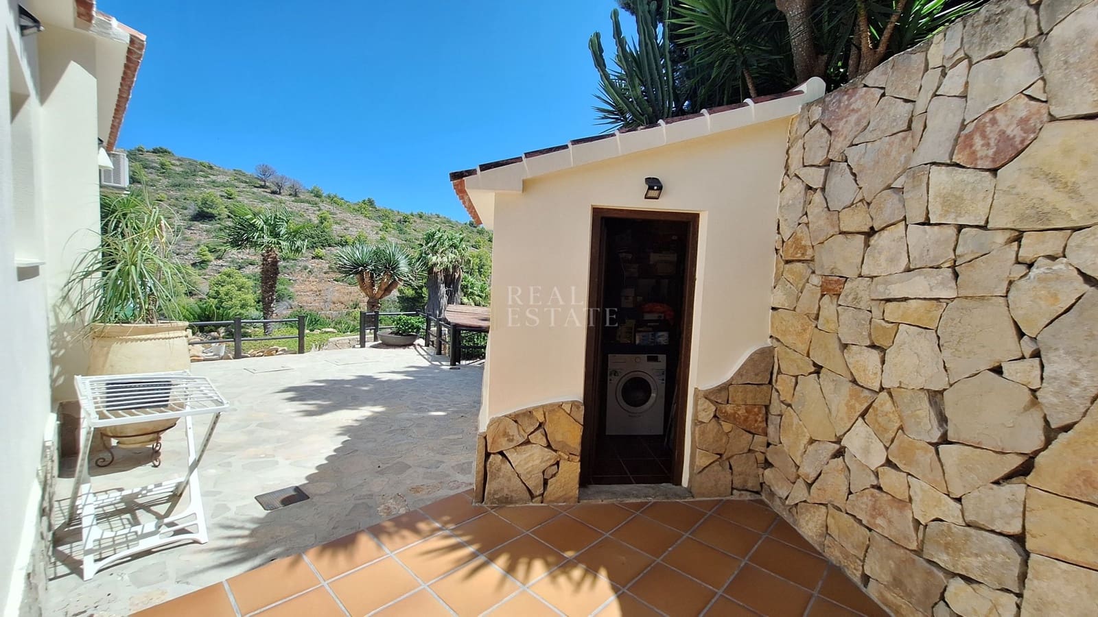 3 bedroom Villa for sale in Denia with pool - € 550,000 (Ref: 10021841)