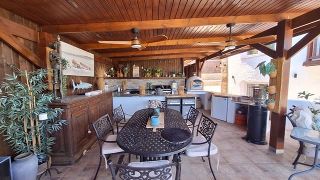4 chambre Villa/Maison à vendre à Benidoleig avec piscine - 550 000 € (Ref: 10023326)