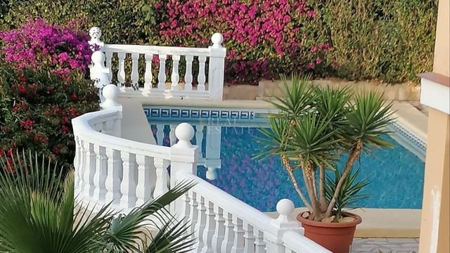 3 chambre Villa/Maison à vendre à Dénia avec piscine garage - 540 000 € (Ref: 10042243)