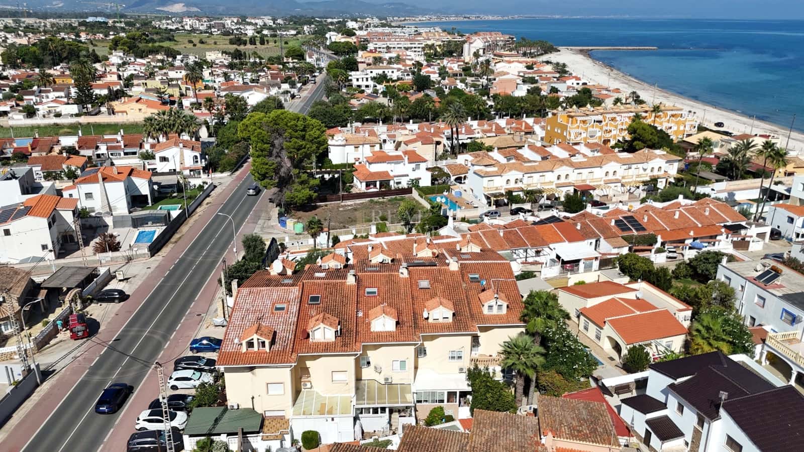 3 bedroom Townhouse for sale in Els Poblets with garage - € 270,000 (Ref: 10045893)