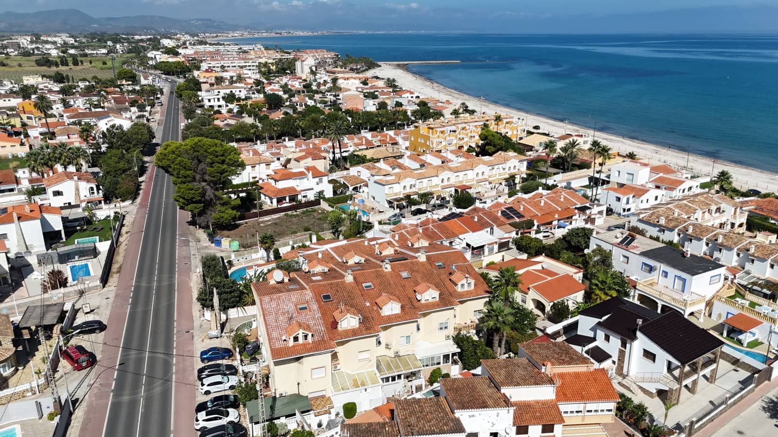 3 bedroom Townhouse for sale in Els Poblets with garage - € 270,000 (Ref: 10045893)