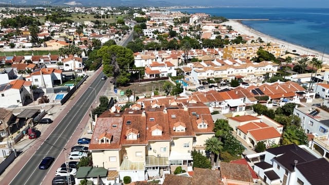 3 bedroom Townhouse for sale in Els Poblets with garage - € 270,000 (Ref: 10045893)