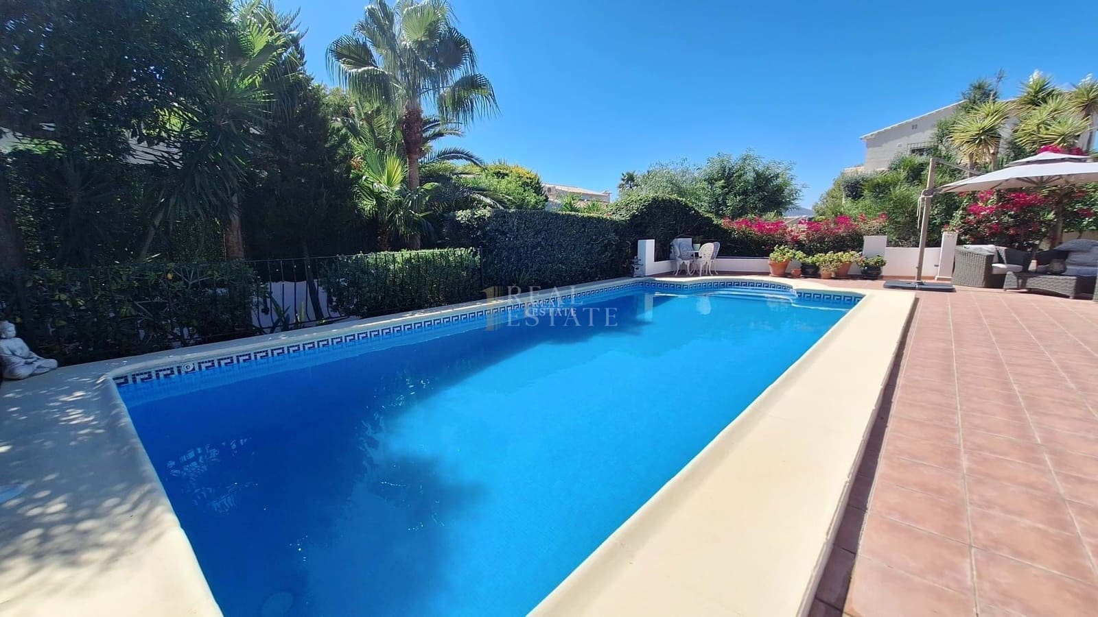 Chalet de 3 habitaciones en Javea / Xàbia en venta con piscina garaje - 725.000 € (Ref: 10049650)