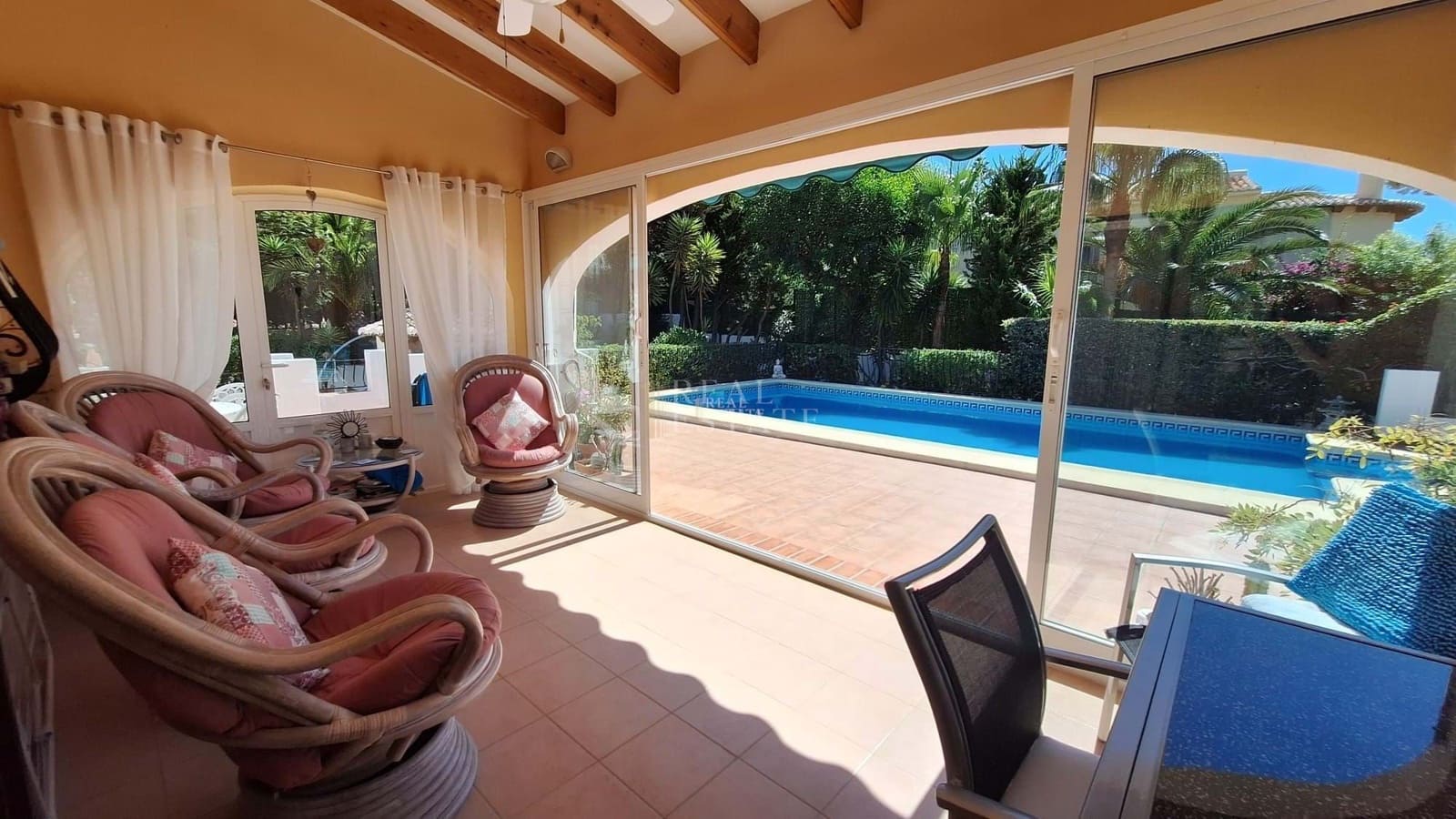Chalet de 3 habitaciones en Javea / Xàbia en venta con piscina garaje - 725.000 € (Ref: 10049650)