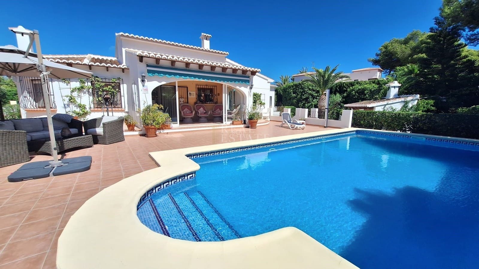 Chalet de 3 habitaciones en Javea / Xàbia en venta con piscina garaje - 725.000 € (Ref: 10049650)