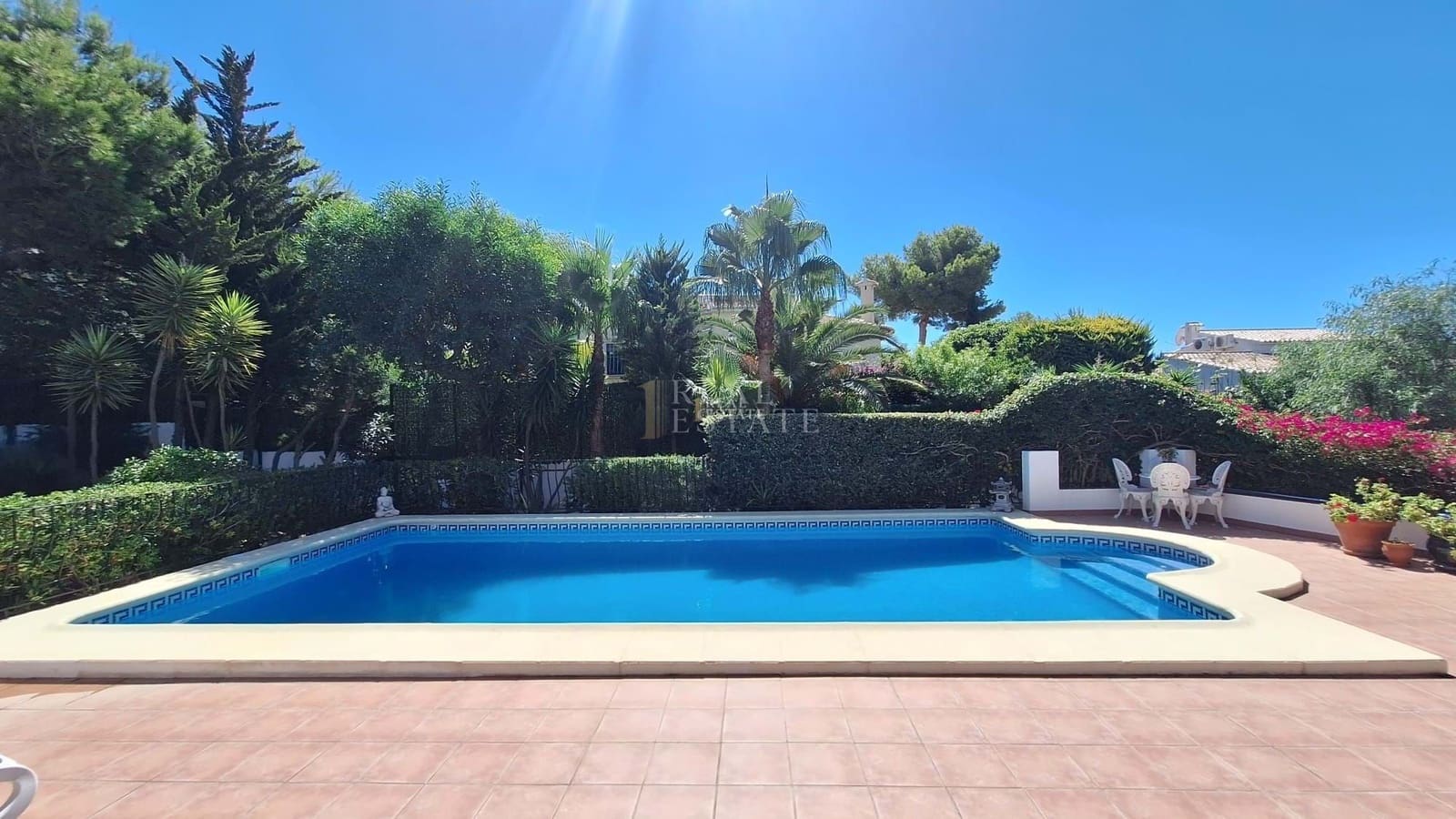 Chalet de 3 habitaciones en Javea / Xàbia en venta con piscina garaje - 725.000 € (Ref: 10049650)