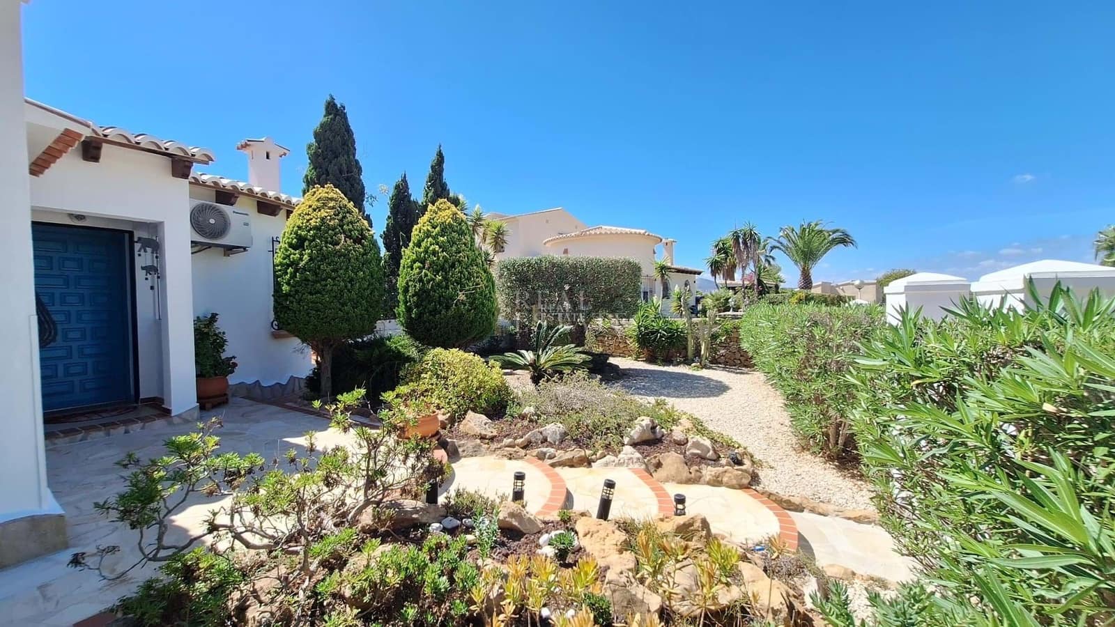 Chalet de 3 habitaciones en Javea / Xàbia en venta con piscina garaje - 725.000 € (Ref: 10049650)
