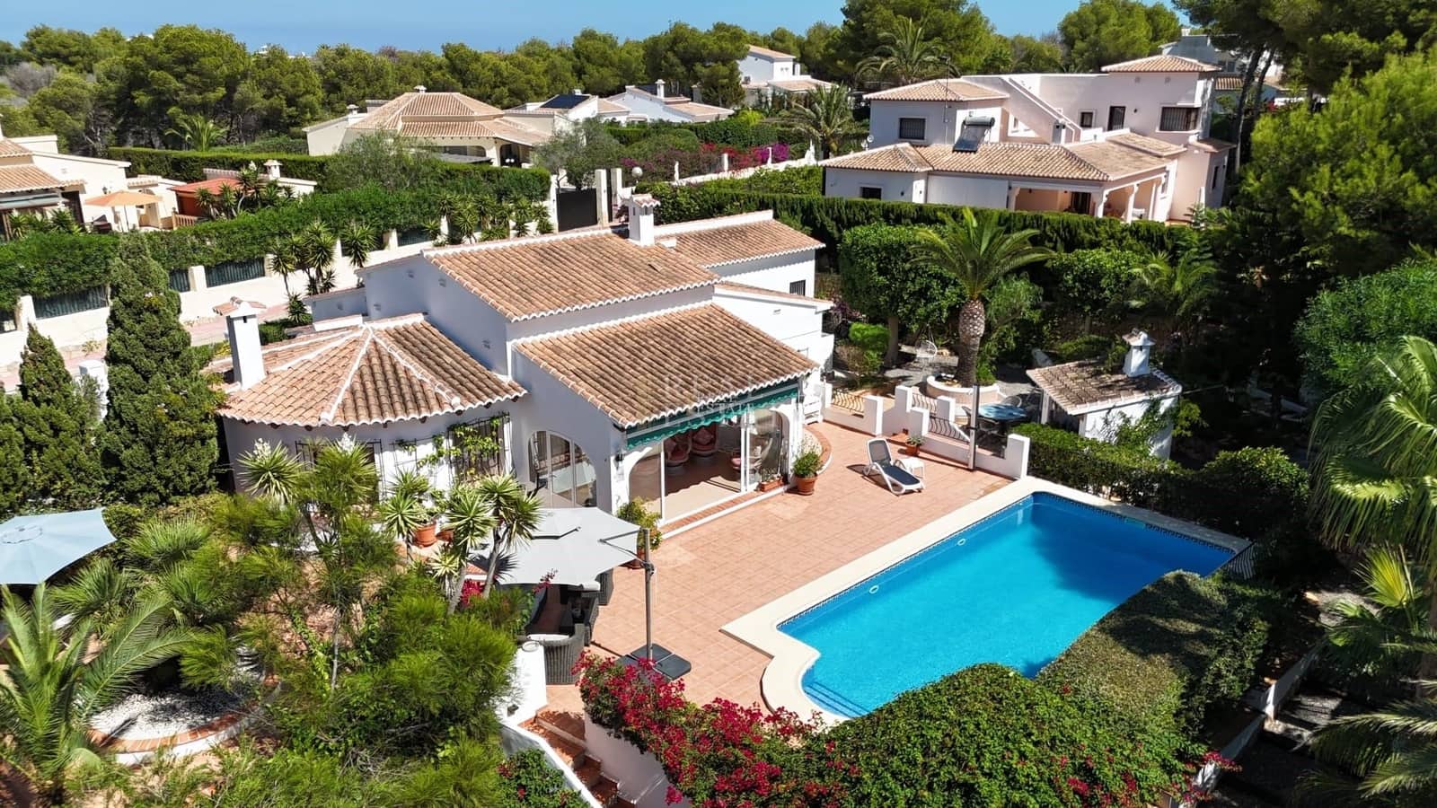Chalet de 3 habitaciones en Javea / Xàbia en venta con piscina garaje - 725.000 € (Ref: 10049650)