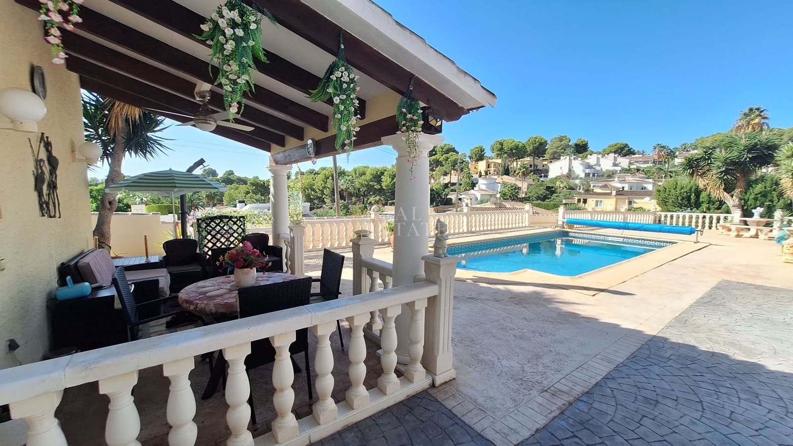 3 Zimmer Villa zu verkaufen in Moraira mit Pool - 620.000 € (Ref: 10057832)