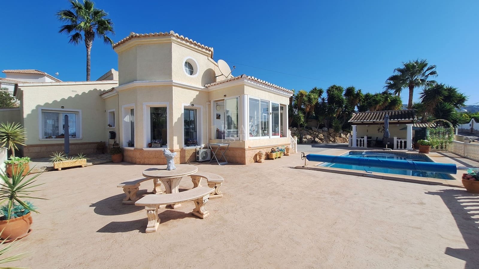 3 Zimmer Villa zu verkaufen in Moraira mit Pool - 620.000 € (Ref: 10057832)