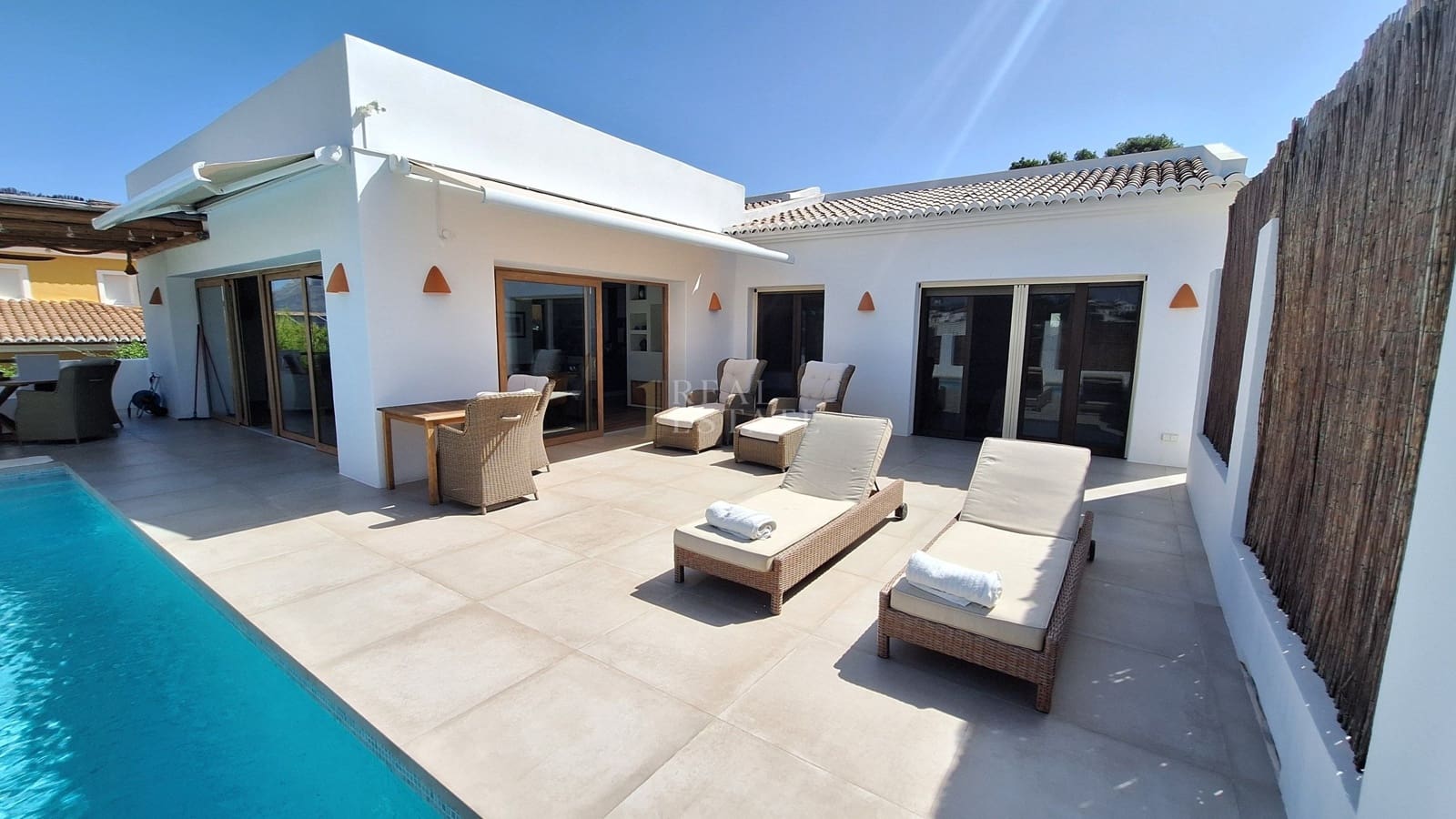 3 chambre Villa/Maison à vendre à Javea / Xabia avec piscine - 799 950 € (Ref: 10060797)