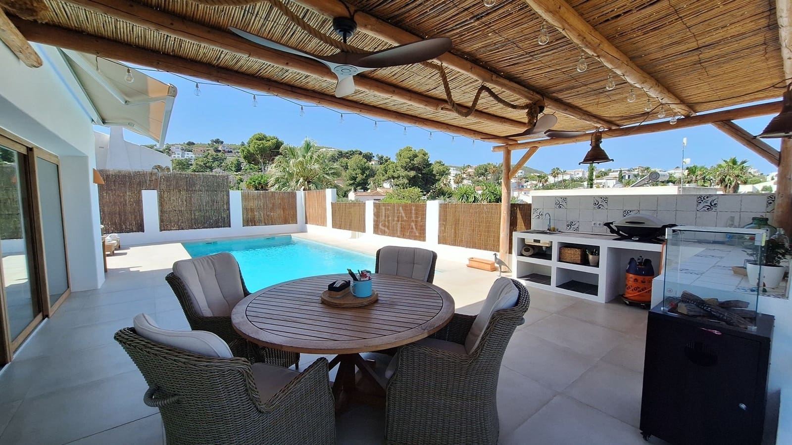 3 chambre Villa/Maison à vendre à Javea / Xabia avec piscine - 799 950 € (Ref: 10060797)