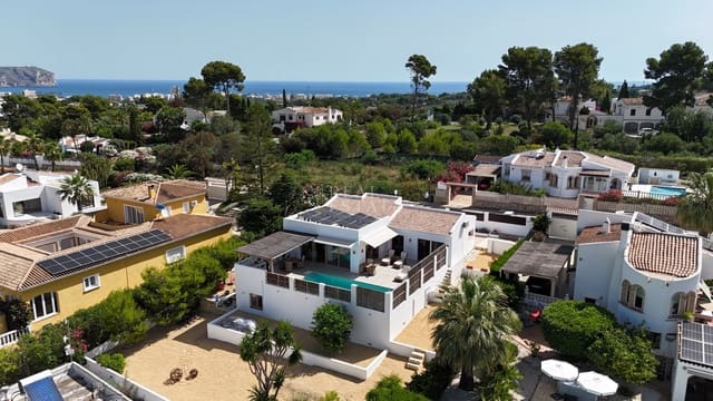 3 chambre Villa/Maison à vendre à Javea / Xàbia avec piscine - 799 950 € (Ref: 10060797)