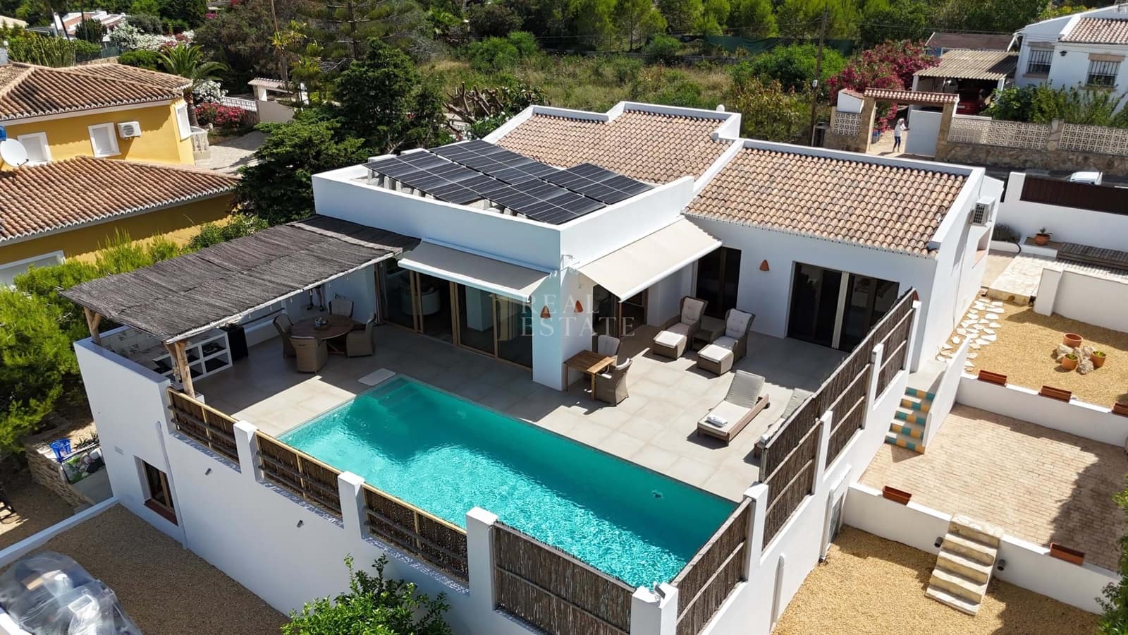 3 chambre Villa/Maison à vendre à Javea / Xabia avec piscine - 799 950 € (Ref: 10060797)