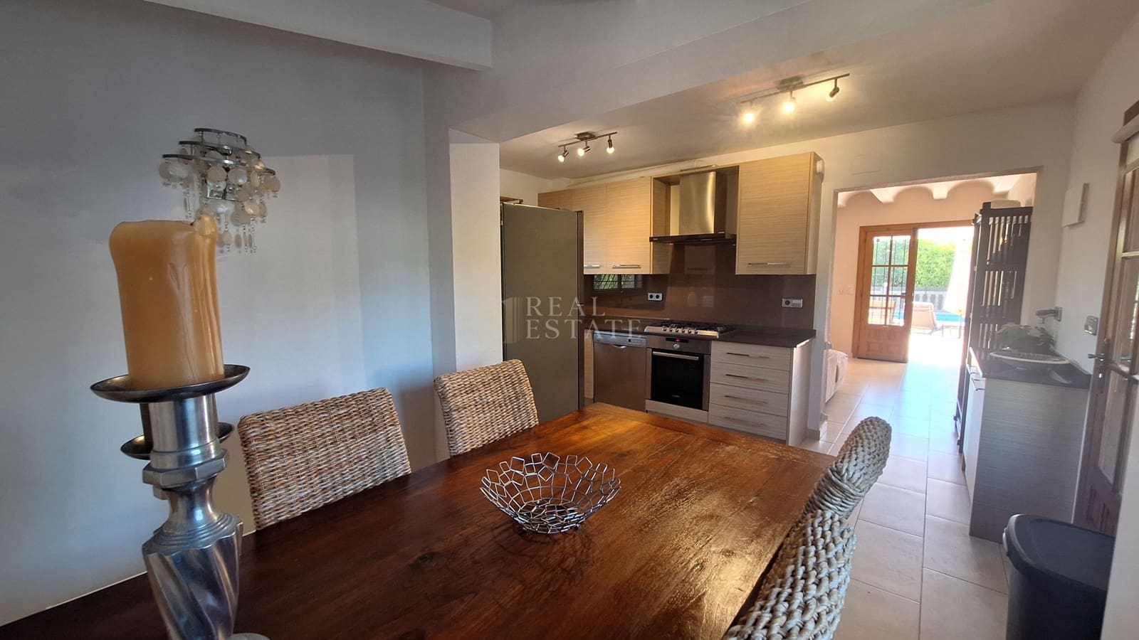 Chalet de 3 habitaciones en Javea / Xàbia en venta con piscina - 675.000 € (Ref: 10076886)