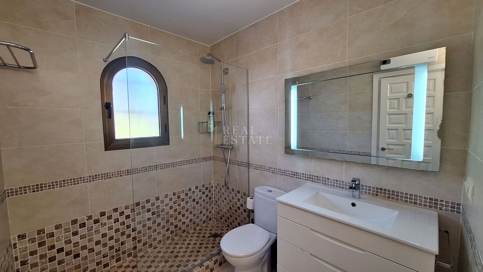 Chalet de 3 habitaciones en Javea / Xàbia en venta con piscina - 675.000 € (Ref: 10076886)
