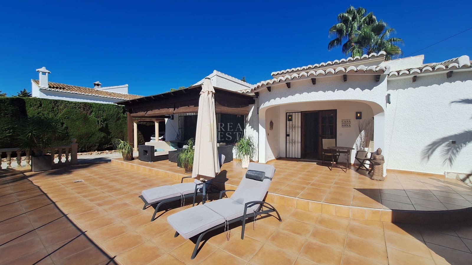 Chalet de 3 habitaciones en Javea / Xàbia en venta con piscina - 675.000 € (Ref: 10076886)