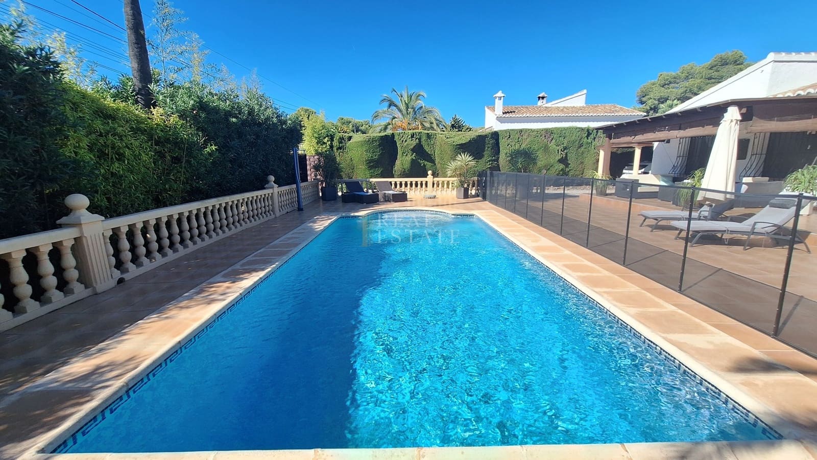 Chalet de 3 habitaciones en Javea / Xàbia en venta con piscina - 675.000 € (Ref: 10076886)