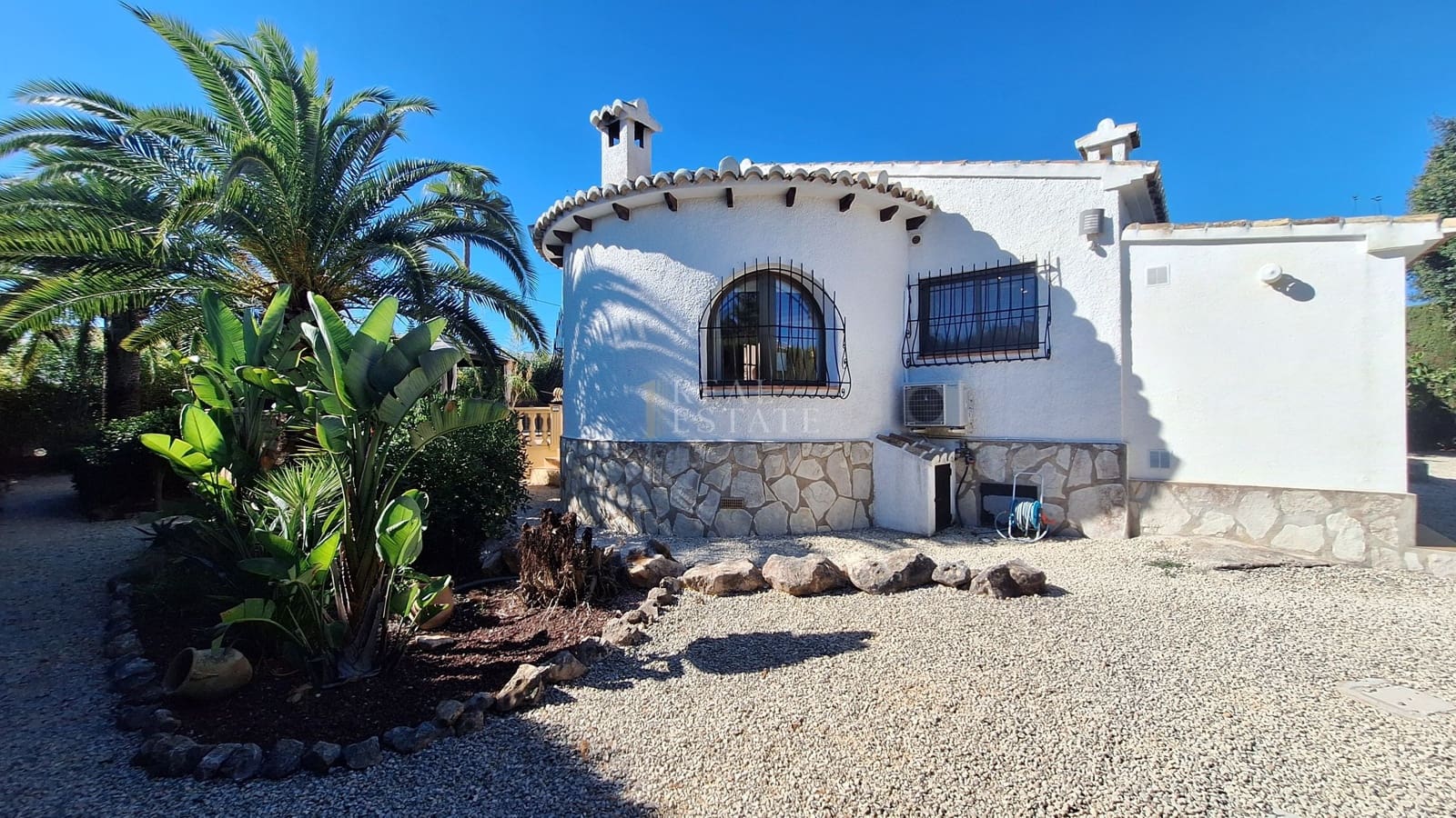 Chalet de 3 habitaciones en Javea / Xàbia en venta con piscina - 675.000 € (Ref: 10076886)