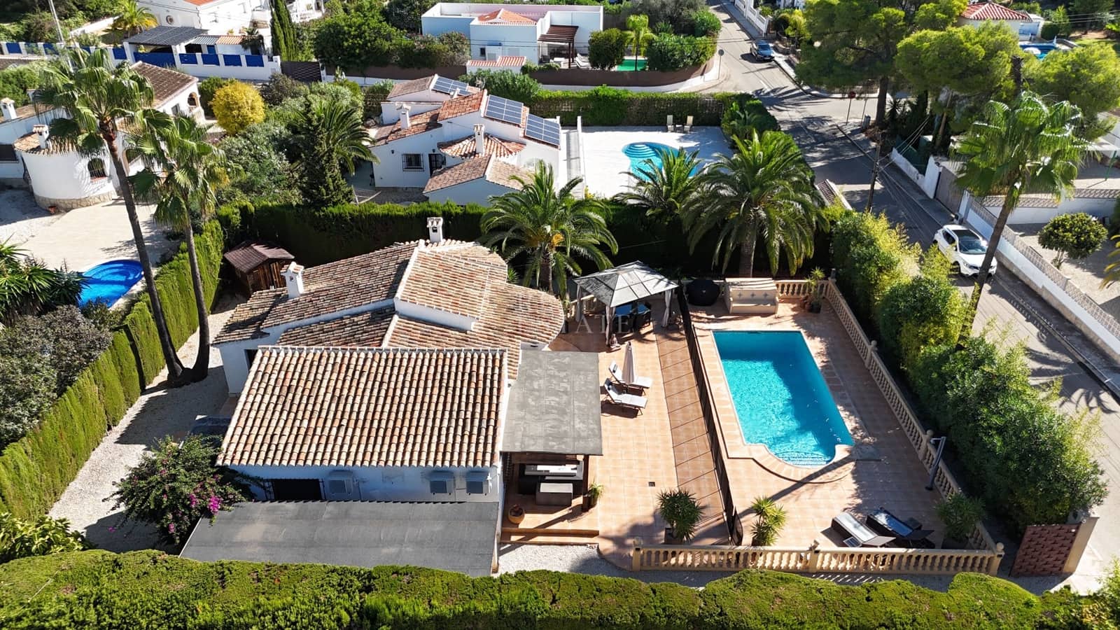Chalet de 3 habitaciones en Javea / Xàbia en venta con piscina - 675.000 € (Ref: 10076886)