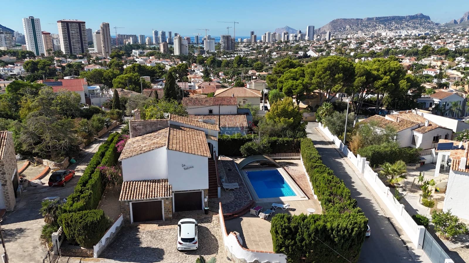 5 makuuhuone Huvila myytävänä paikassa Calpe / Calp mukana uima-altaan 
autotalli - 625 000 € (Ref: 10101390)
