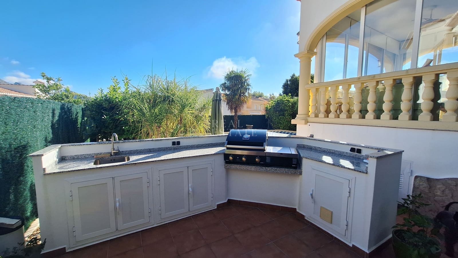 3 slaapkamer Villa te koop in Sagra met zwembad garage - € 375.000 (Ref: 10154159)