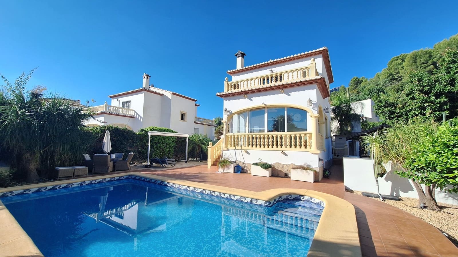 3 slaapkamer Villa te koop in Sagra met zwembad garage - € 375.000 (Ref: 10154159)