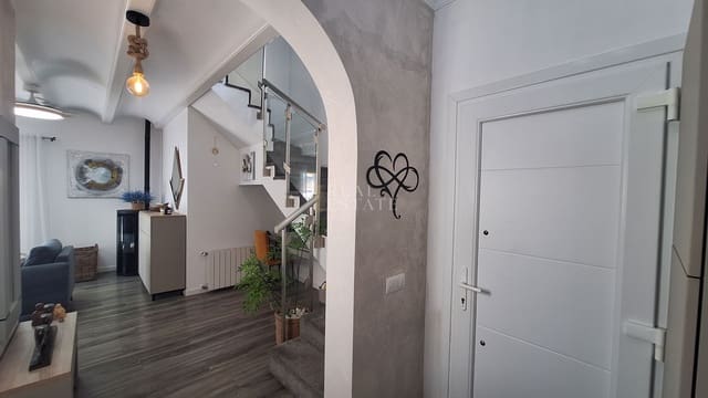 3 slaapkamer Villa te koop in Sagra met zwembad garage - € 375.000 (Ref: 10154159)