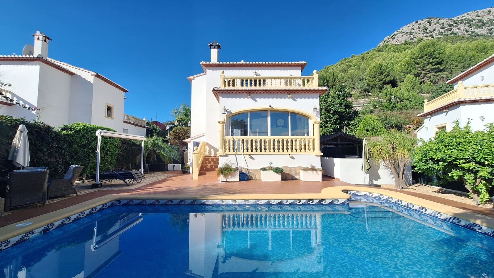 3 slaapkamer Villa te koop in Sagra met zwembad garage - € 375.000 (Ref: 10154159)