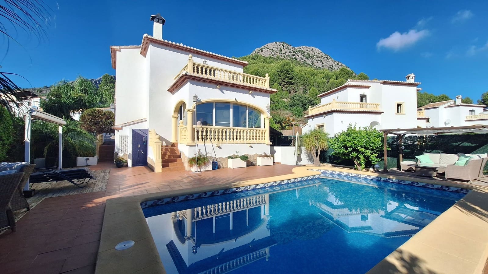 3 slaapkamer Villa te koop in Sagra met zwembad garage - € 375.000 (Ref: 10154159)