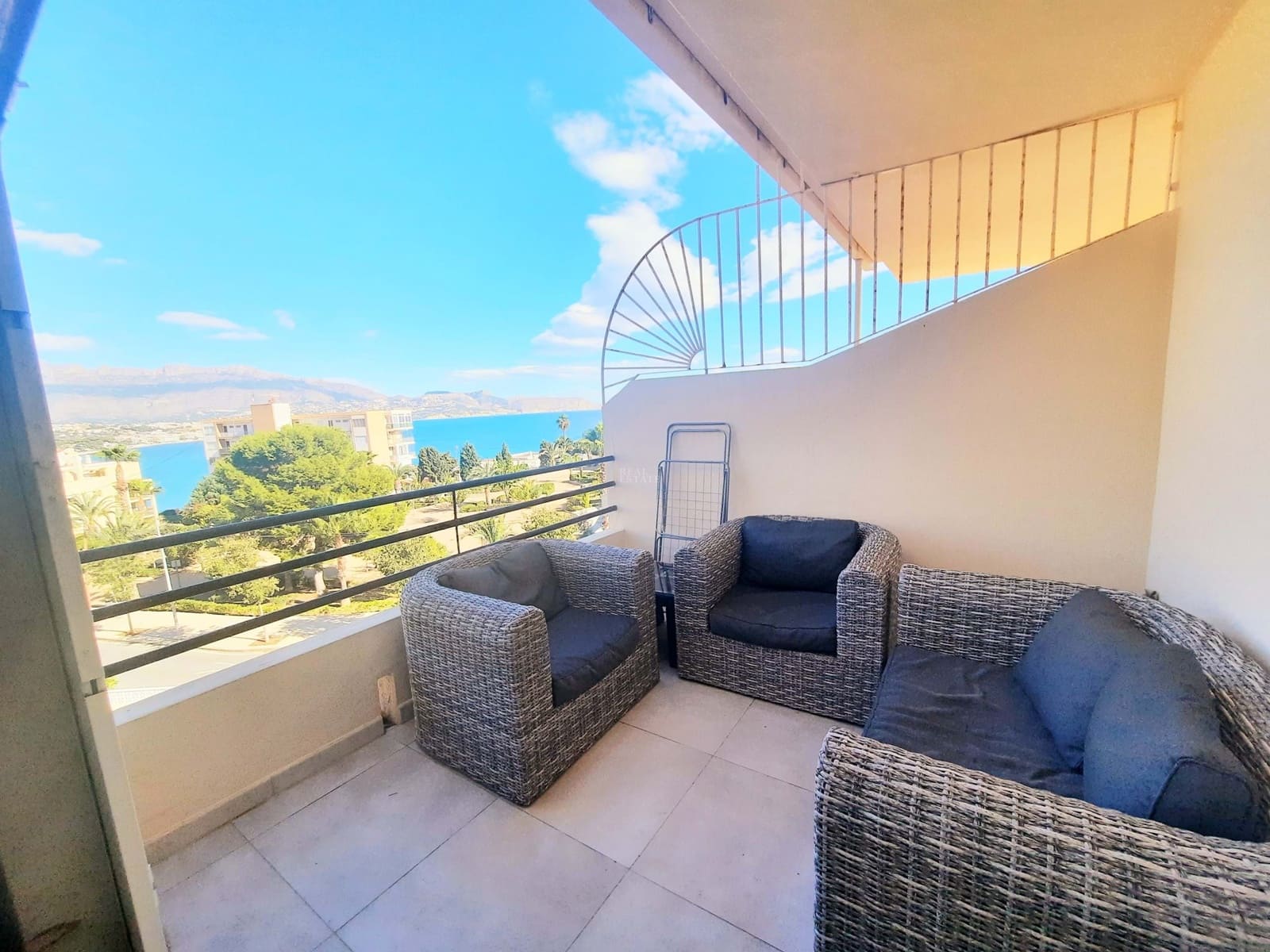 1 bedroom Apartment for sale in Alfaz del Pi / L'Alfas del Pi with pool garage - € 198,000 (Ref: 8555411)