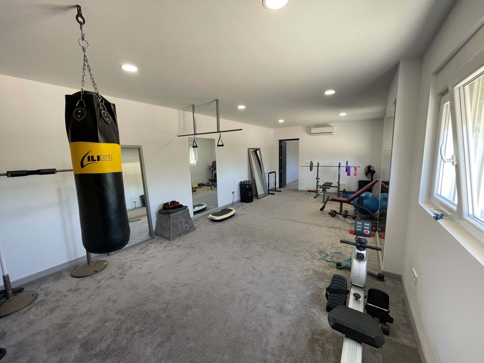 7 bedroom Villa for sale in La Nucia with pool garage - € 2,500,000 (Ref: 8555422)