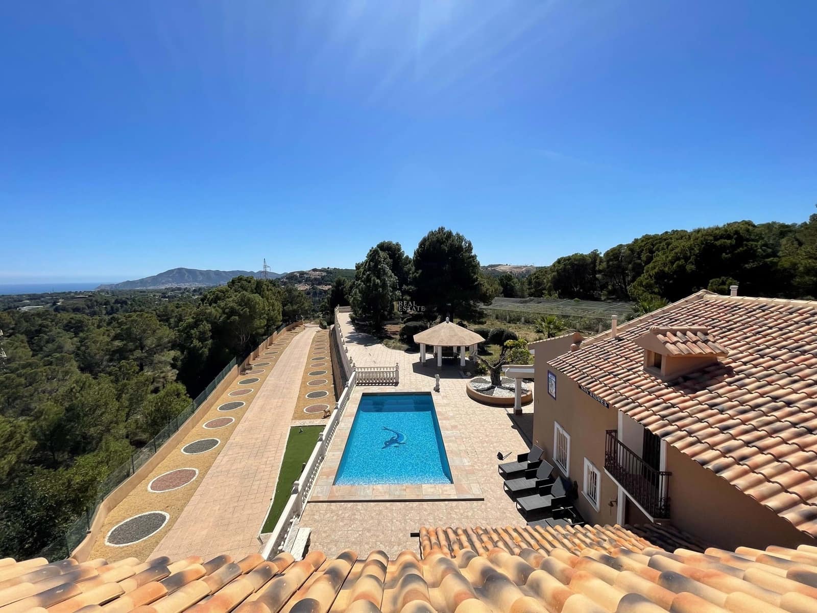 7 bedroom Villa for sale in La Nucia with pool garage - € 2,500,000 (Ref: 8555422)