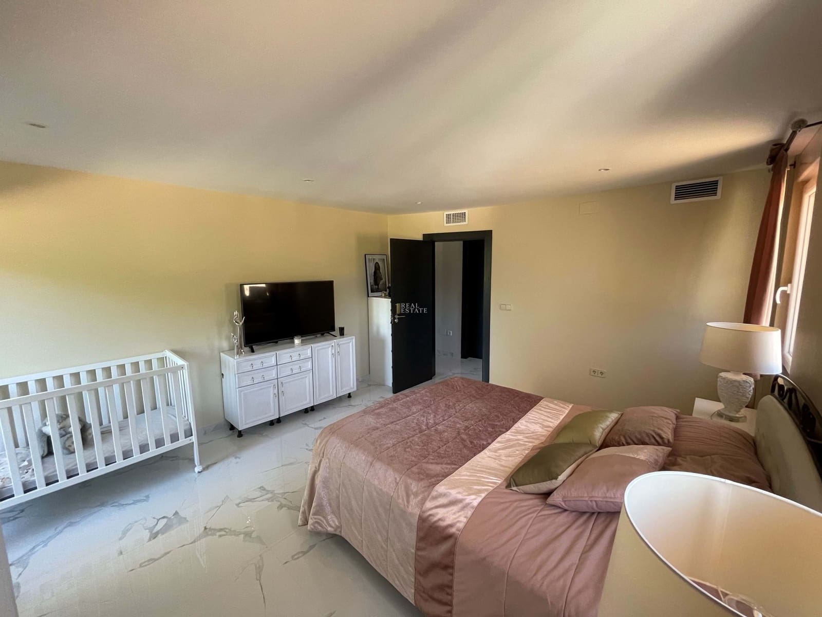 7 bedroom Villa for sale in La Nucia with pool garage - € 2,500,000 (Ref: 8555422)