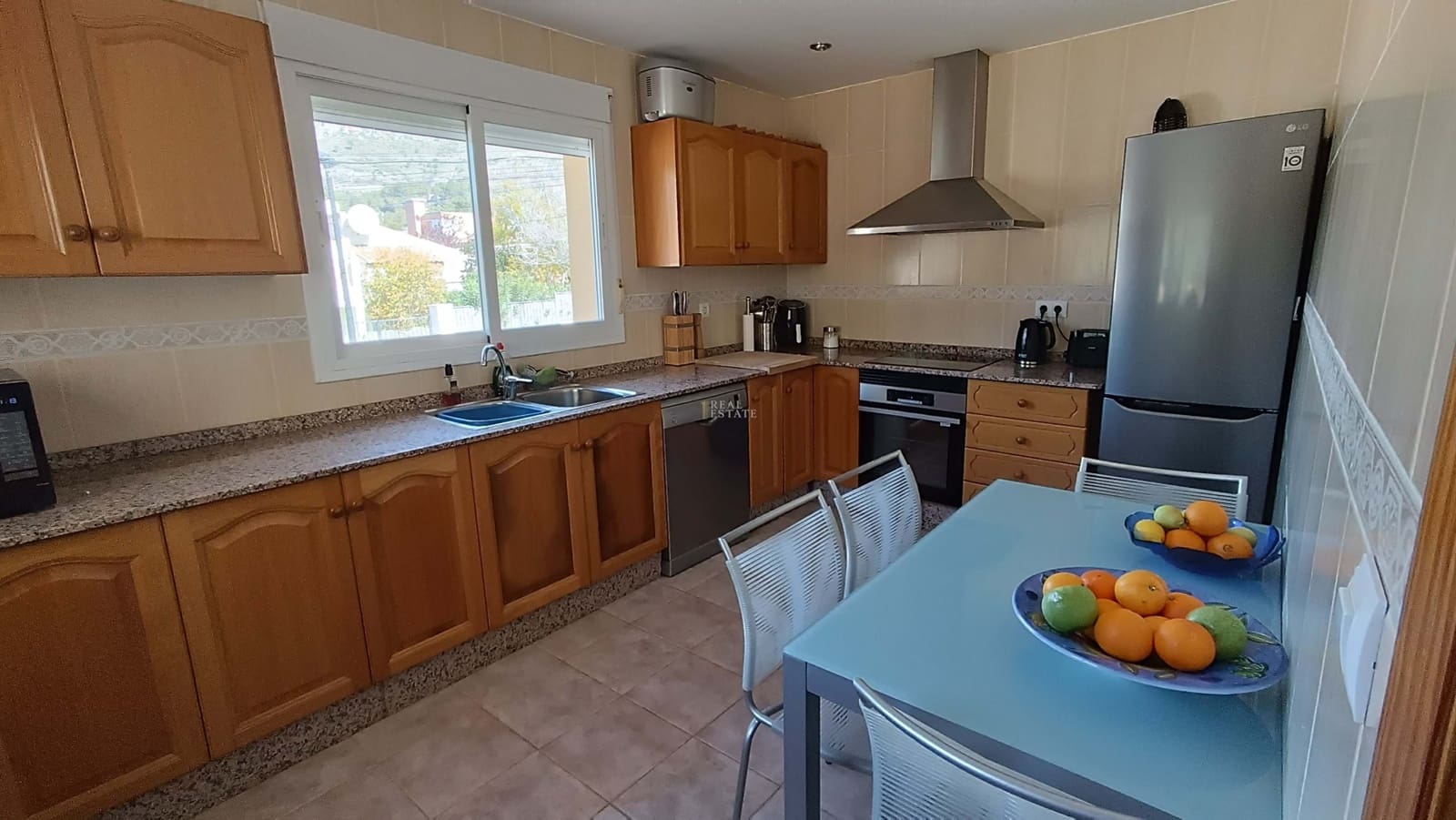 4 bedroom Villa for sale in Barx with pool garage - € 475,000 (Ref: 8555423)