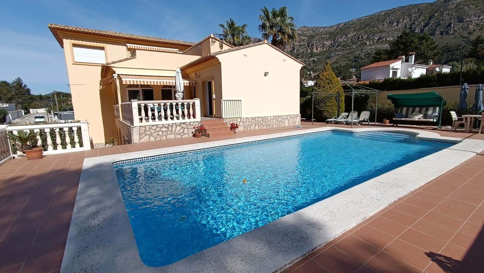 4 bedroom Villa for sale in Barx with pool garage - € 475,000 (Ref: 8555423)