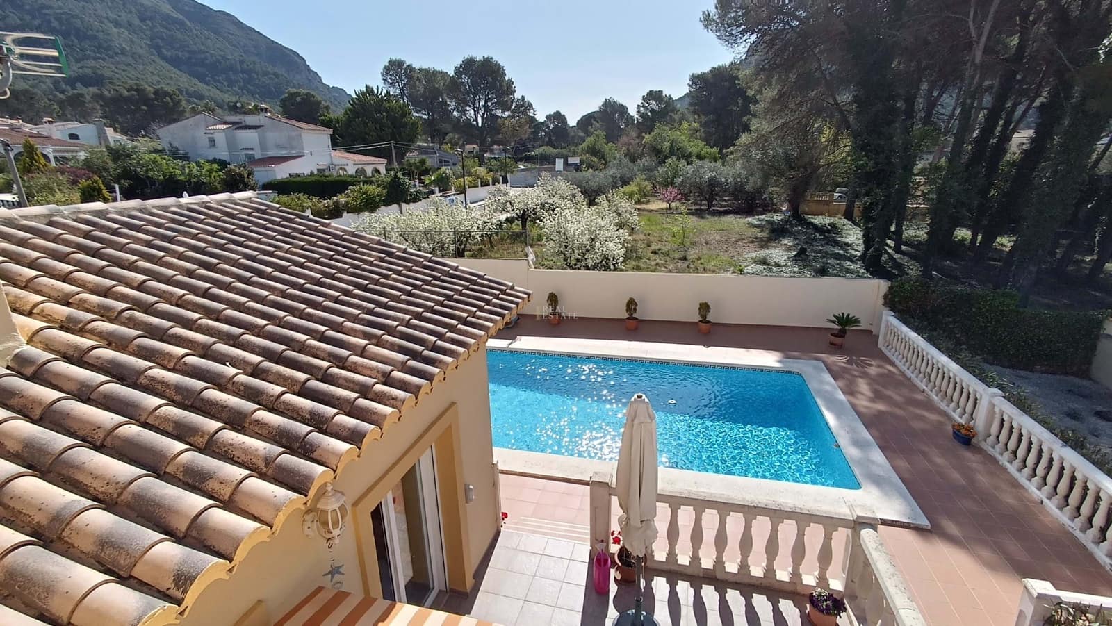 4 bedroom Villa for sale in Barx with pool garage - € 475,000 (Ref: 8555423)