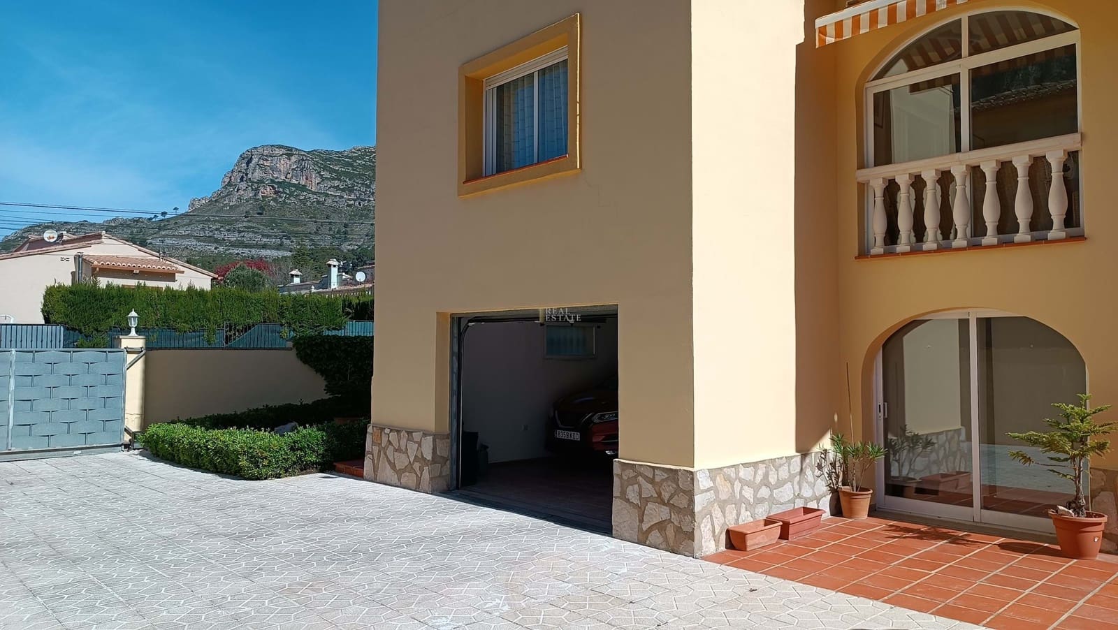 4 bedroom Villa for sale in Barx with pool garage - € 475,000 (Ref: 8555423)