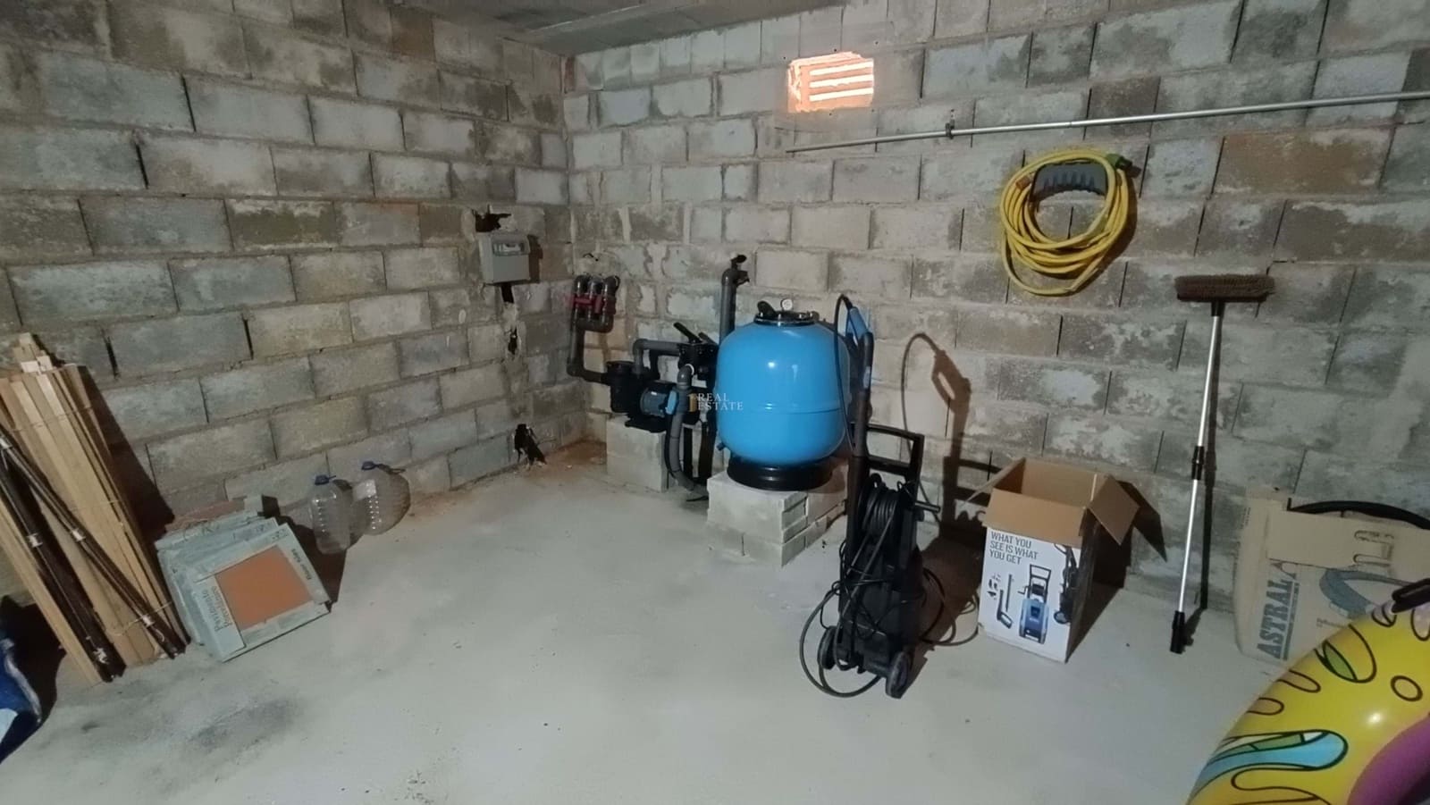 4 bedroom Villa for sale in Barx with pool garage - € 475,000 (Ref: 8555423)