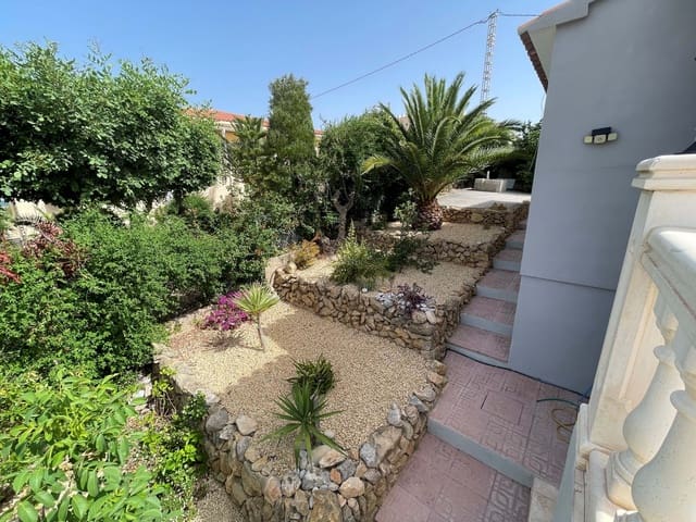 Chalet de 6 habitaciones en La Nucia en venta con piscina garaje - 650.000 € (Ref: 8555442)