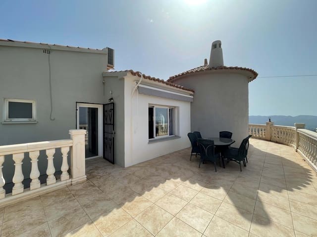 Chalet de 6 habitaciones en La Nucia en venta con piscina garaje - 650.000 € (Ref: 8555442)