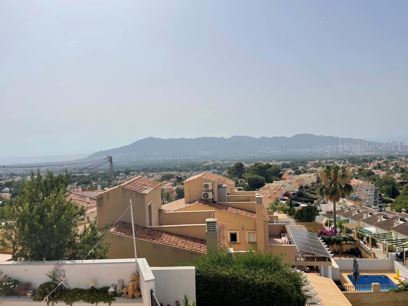 Chalet de 6 habitaciones en La Nucia en venta con piscina garaje - 650.000 € (Ref: 8555442)