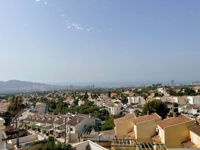 Chalet de 6 habitaciones en La Nucia en venta con piscina garaje - 650.000 € (Ref: 8555442)