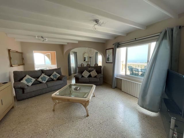 Chalet de 6 habitaciones en La Nucia en venta con piscina garaje - 650.000 € (Ref: 8555442)